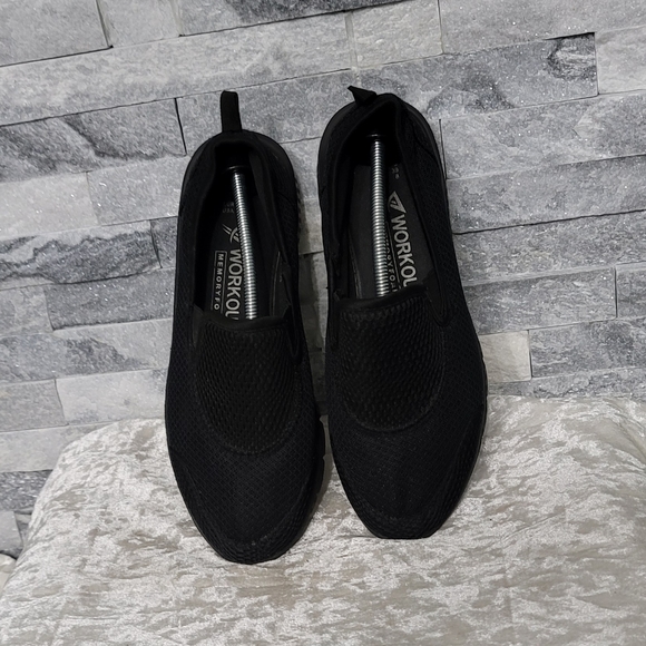 Workout Black Memory Foam Close Toe Shoes - Picture 2 of 7